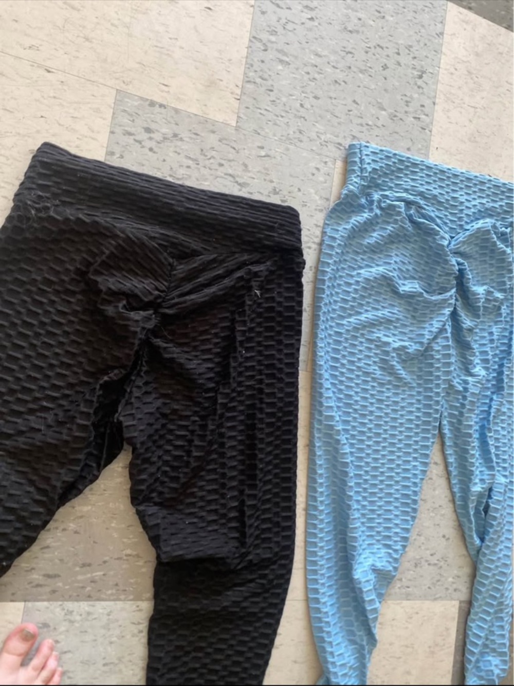 Scrunch butt athletic leggings combo - Black & Light Blue